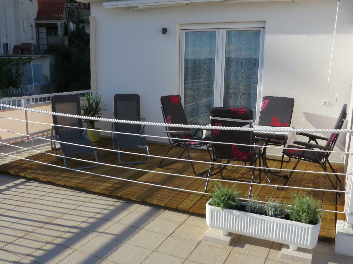 Apartmani Raos Dugi Rat Esterno foto